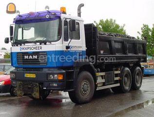 MAN 6x6 Kippervrachtauto'... Omgeving Almere