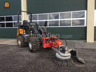 Giant + onkruidborstel Omgeving Alphen a/d Rijn