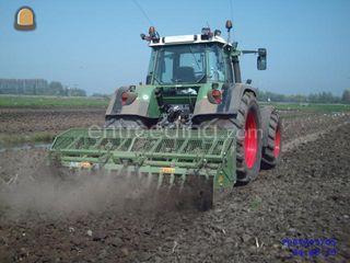 Trekker met spitmachine Omgeving Alphen a/d Rijn