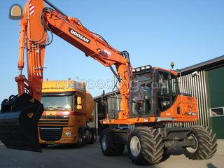 DOOSAN DX140W Omgeving Waalwijk
