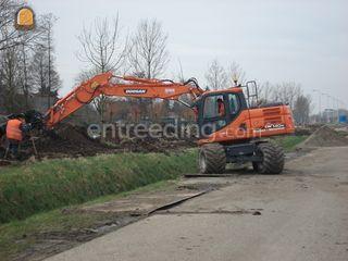 DOOSAN DX140W Omgeving Waalwijk