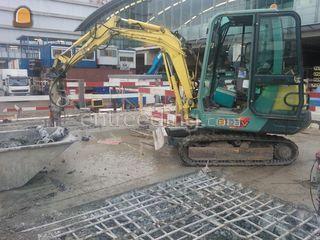 Minigraver met sloophamer Omgeving Den Bosch