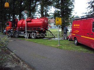 Vrachtwagen met zuigunit Omgeving Den Bosch