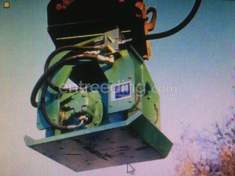 Minigraver 2 tm 8 ton met trilblok