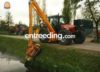 MF + Herder met klepelmaa... Omgeving Rotterdam