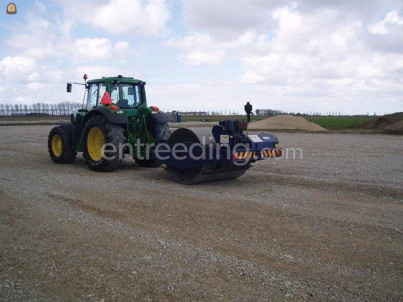 Trekker met trilwals