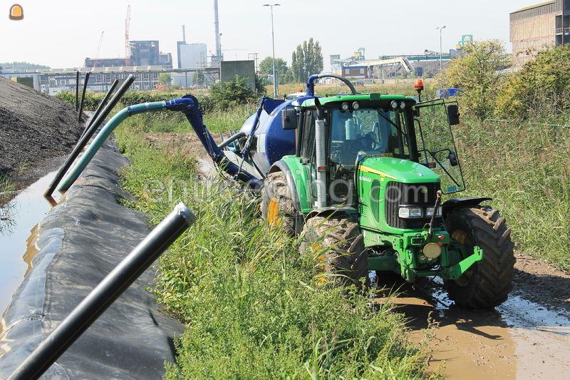 Trekker met waterwagen