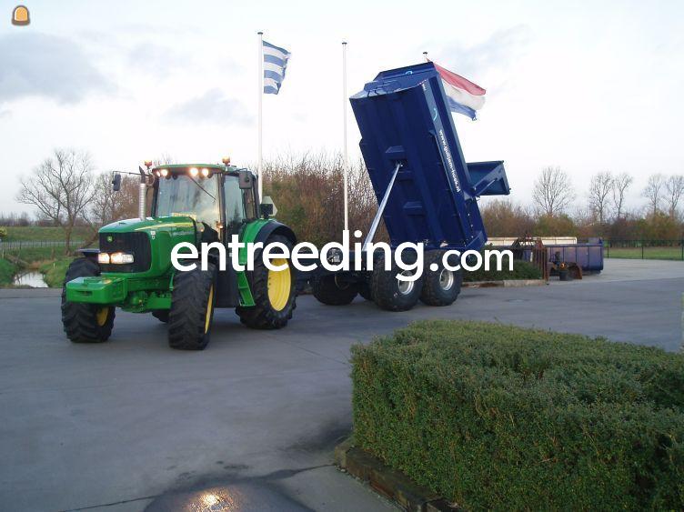 Trekker met gronddumper