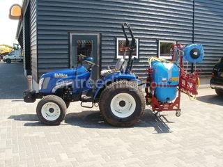 Veldspuit met boomer Omgeving Amersfoort