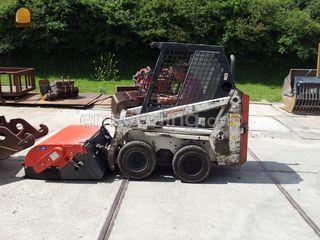 Bobcat met veegbezem en o... Omgeving Den Haag