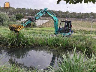 Loon- en Verhuurbedrijf A.M. de Jong b.v. / Amjo b.v. uit Streefkerk