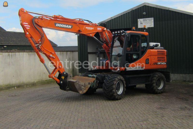 Doosan DX 140