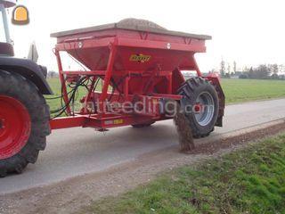 Trekker + doseerwagen Omgeving Amersfoort