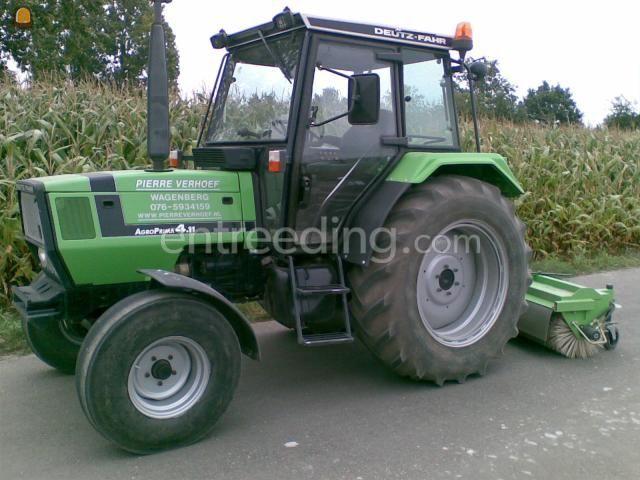 Deutz 4.11 met veegmachine