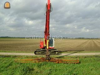 Komatsu PC 210 lange giek... Omgeving Groningen West