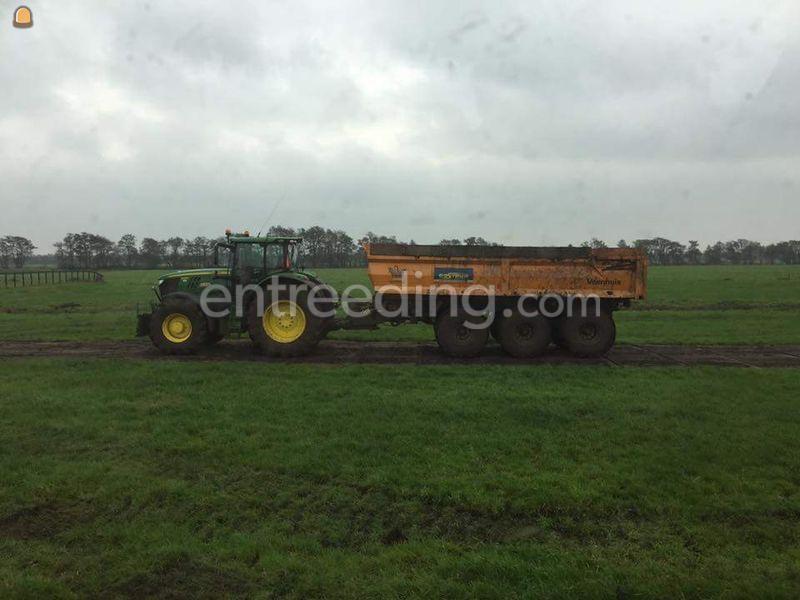John Deere 6215 R met Tridemkieper