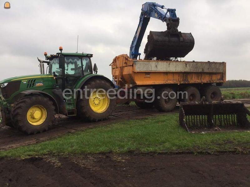 John Deere 6215 R met Tridemkieper