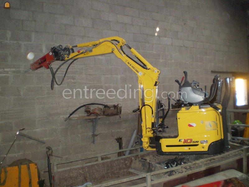 New holland e10