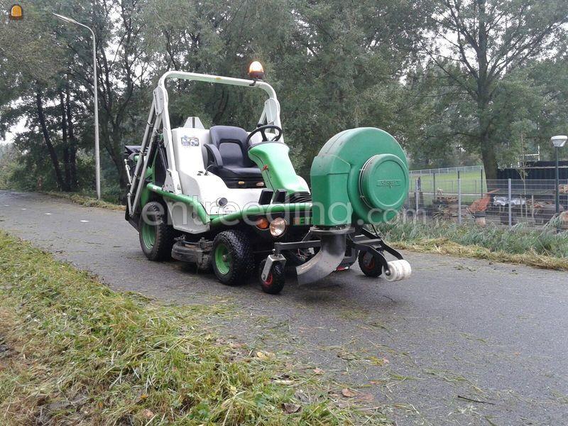 Etesia zuigmachine met bladblazer