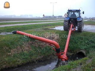 New Holland + Vijzelpomp Omgeving Hoekse Waard