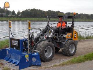 Diverse shovels met level... Omgeving Hoekse Waard