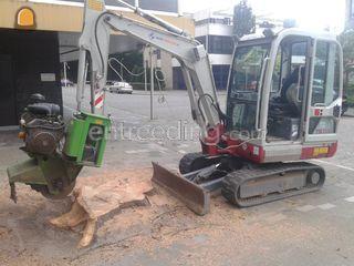 minigraver met stobbenfre... Omgeving Zoetermeer