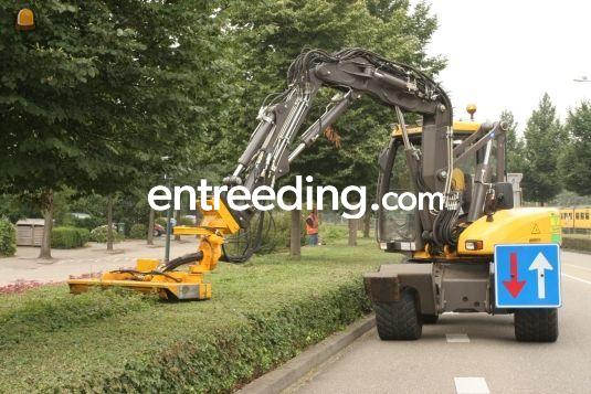 Mecalac 12 met maaidek 