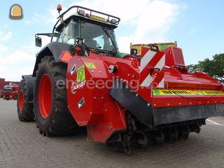 trekker met rodungsfrees Omgeving Elburg