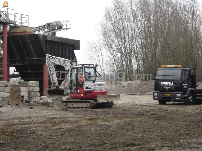 Takeuchi midigraver TB260
