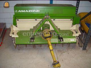 Tractor met zaaicombinati... Omgeving Hilversum