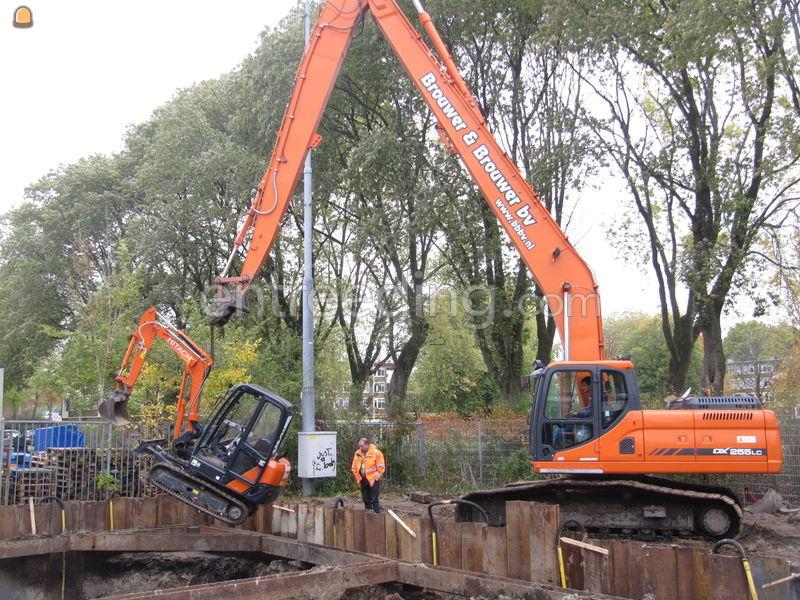 Hitachi ZX27