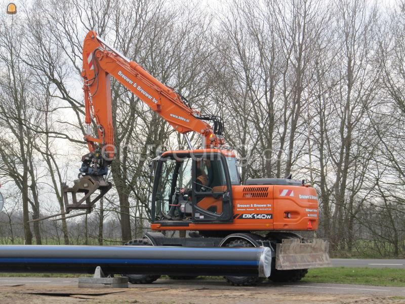Doosan DX140