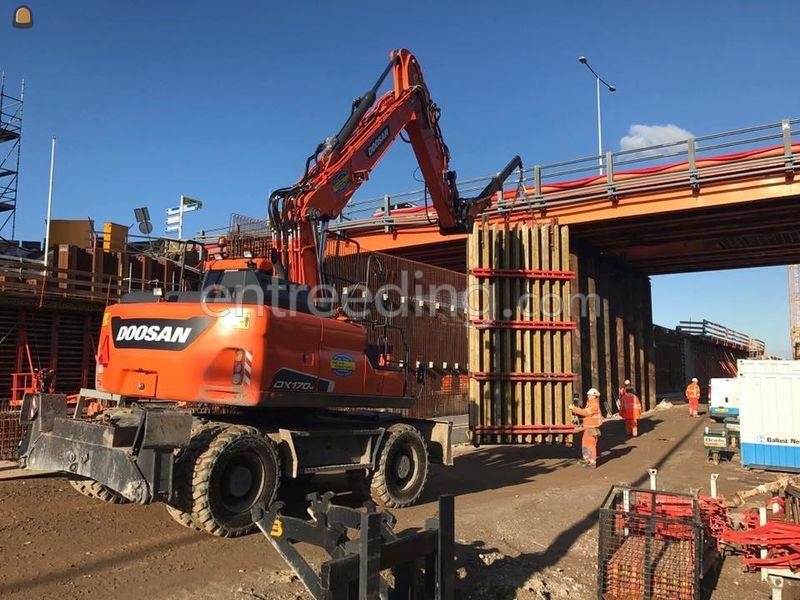 Doosan DX170w-5 + LMB