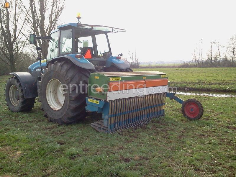 New holland met amazone zaaimachine