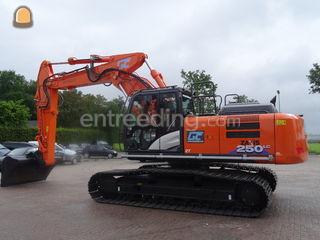 Hitachi ZX 250LC-62P Omgeving Breda