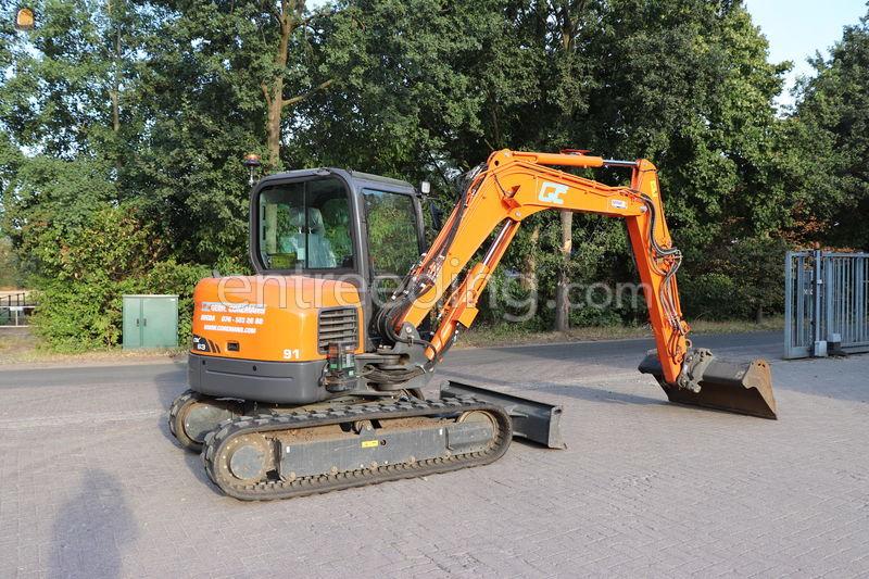Doosan DX63-3