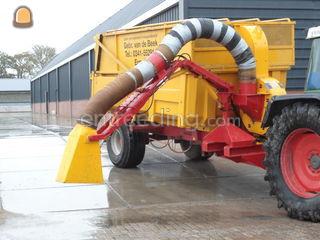 Trekker met bladzuiger Omgeving Harderwijk