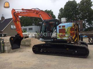 Hitachi ZX225 Omgeving Delft