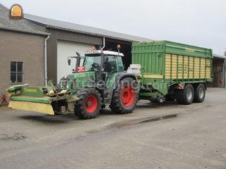 Fendt met frontmaaier en ... Omgeving Hilversum