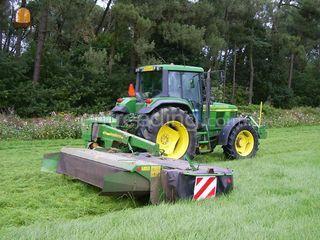 John Deere 331 maaier Omgeving Bergen op Zoom
