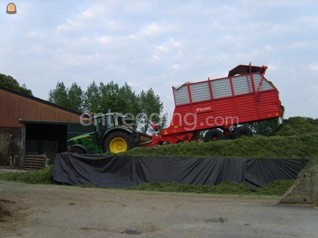 JD 6530 met Taarup 470