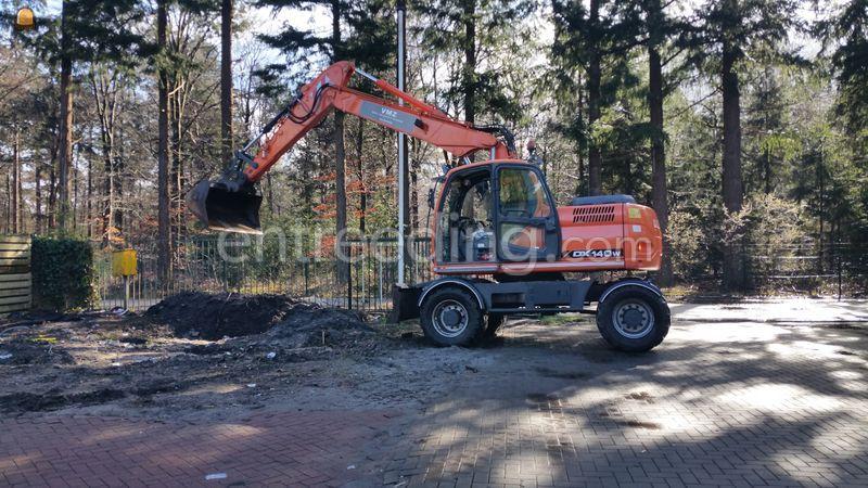 Doosan DX 140 W