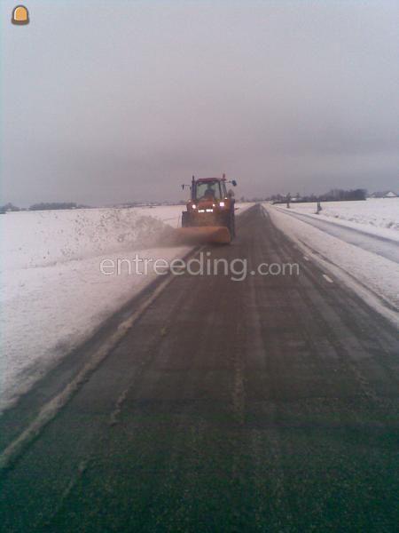 Newholl met nido sneeuw ploeg
