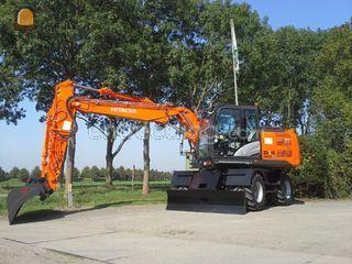 Hitachi ZW 140-5B Omgeving Tholen
