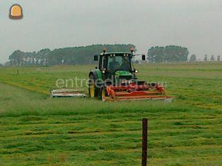 John Deere en Schotelmaai... Omgeving Tholen