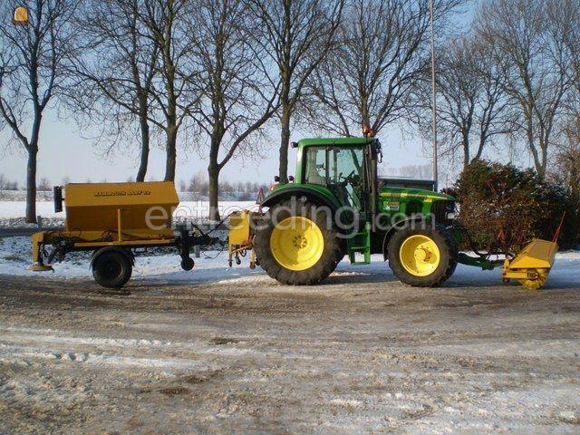 John Deere + zoutstrooier 6m