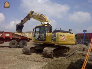 Komatsu - PC 210 LC - 7 Omgeving Goes