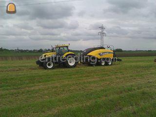 New Holland T 7030+ BB129... Omgeving Breda
