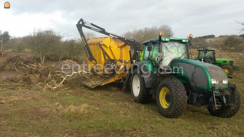 Valtra + Greentec houtversnipperaar