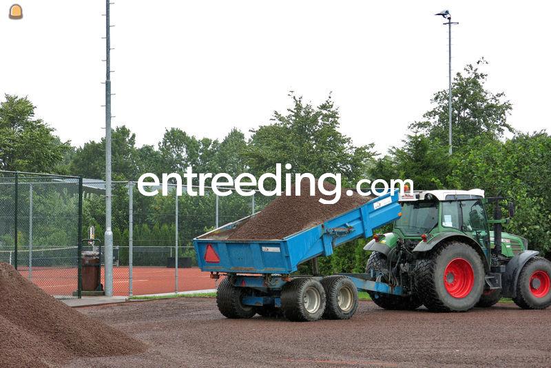 Fendt + kipper (sportvelden)